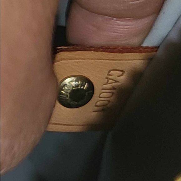 SOLD. LV Monogram Vernis Houston Tote - Picture 13 of 13